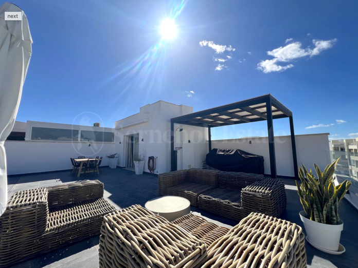 Ático dúplex - Junto a la playa de San Pedro