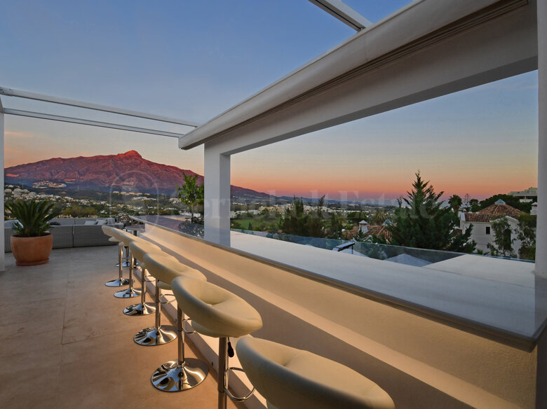House for sale in Nueva Andalucia, Marbella view