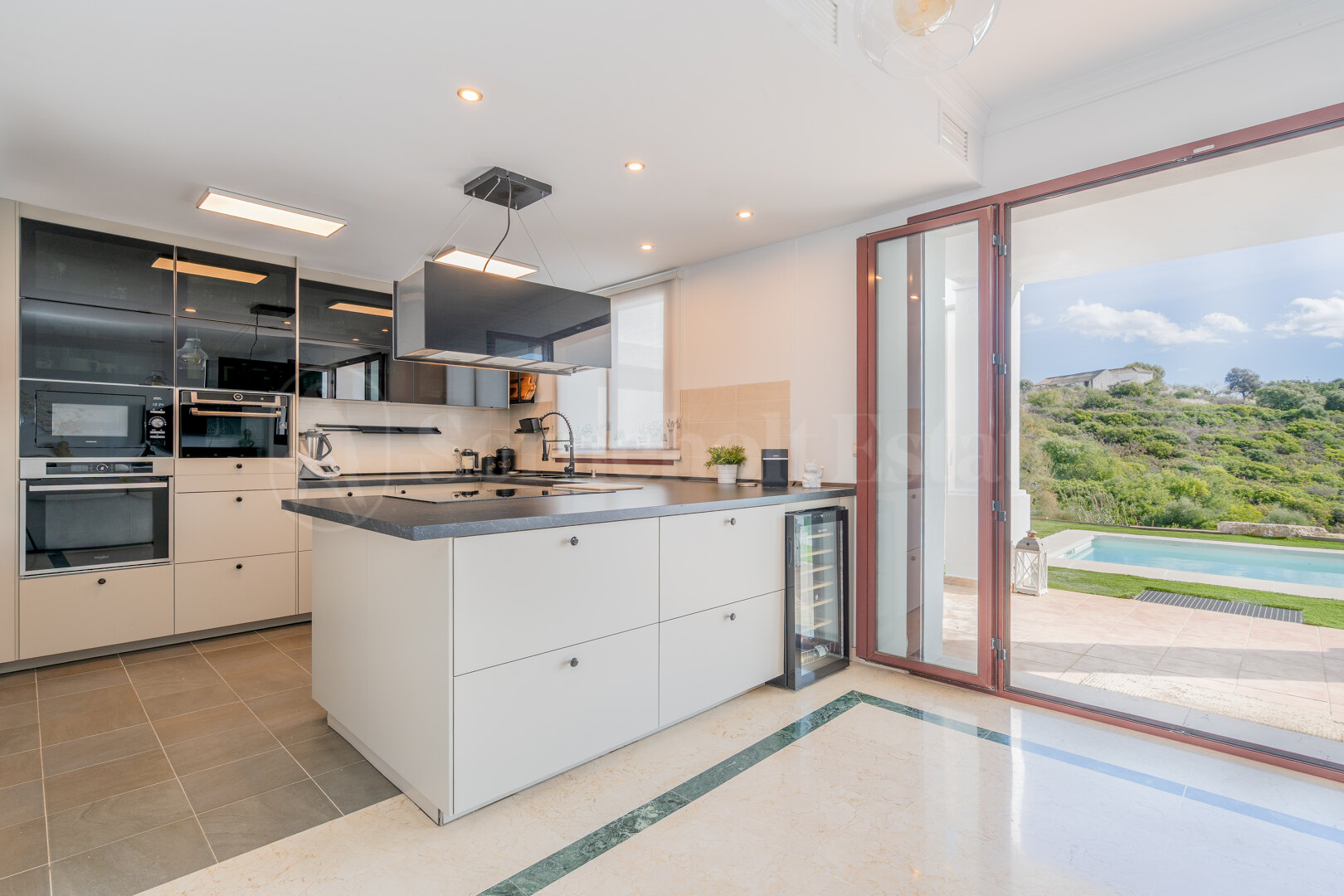 House for sale in Dona Julia, Casares view