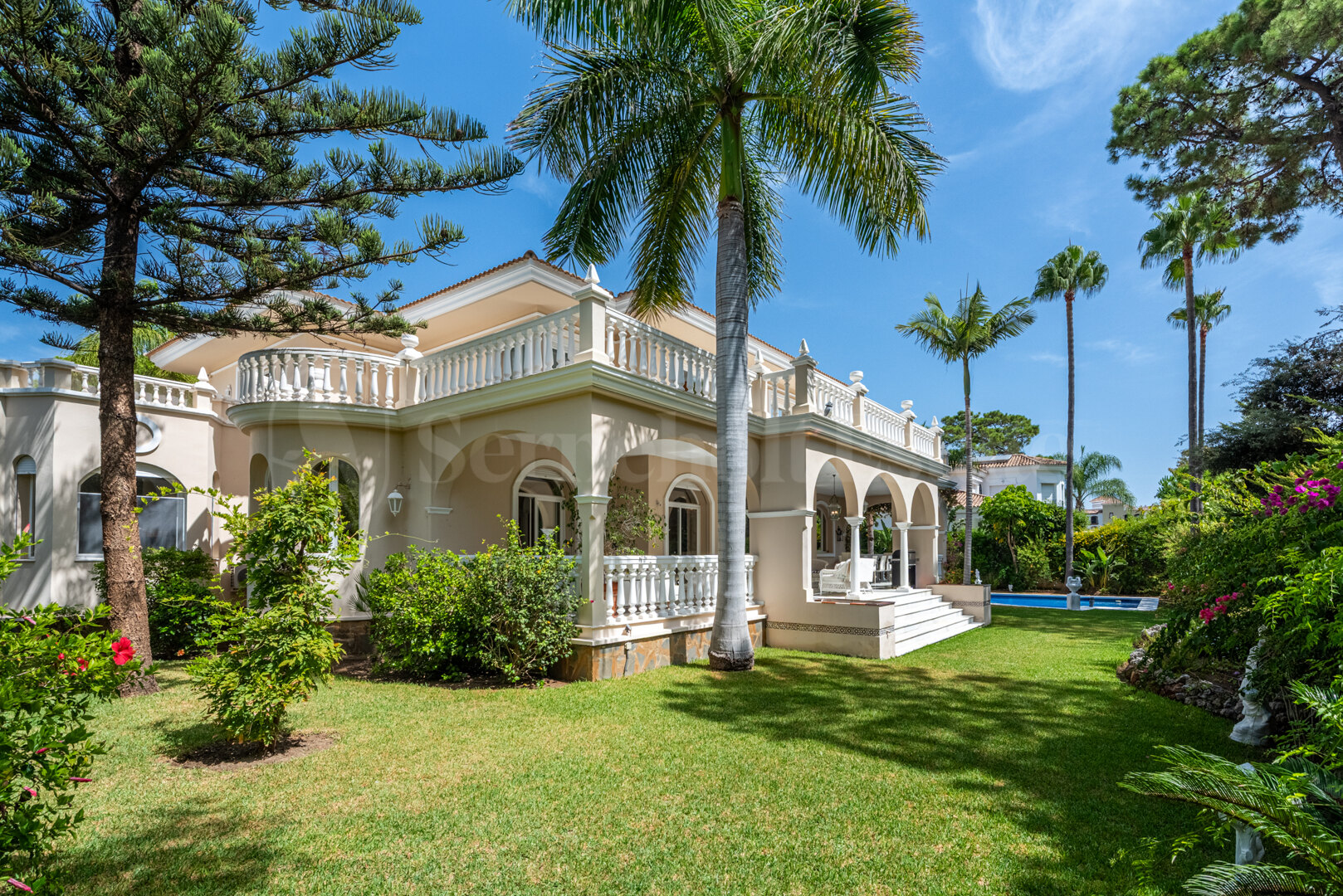 House for sale in Estepona view