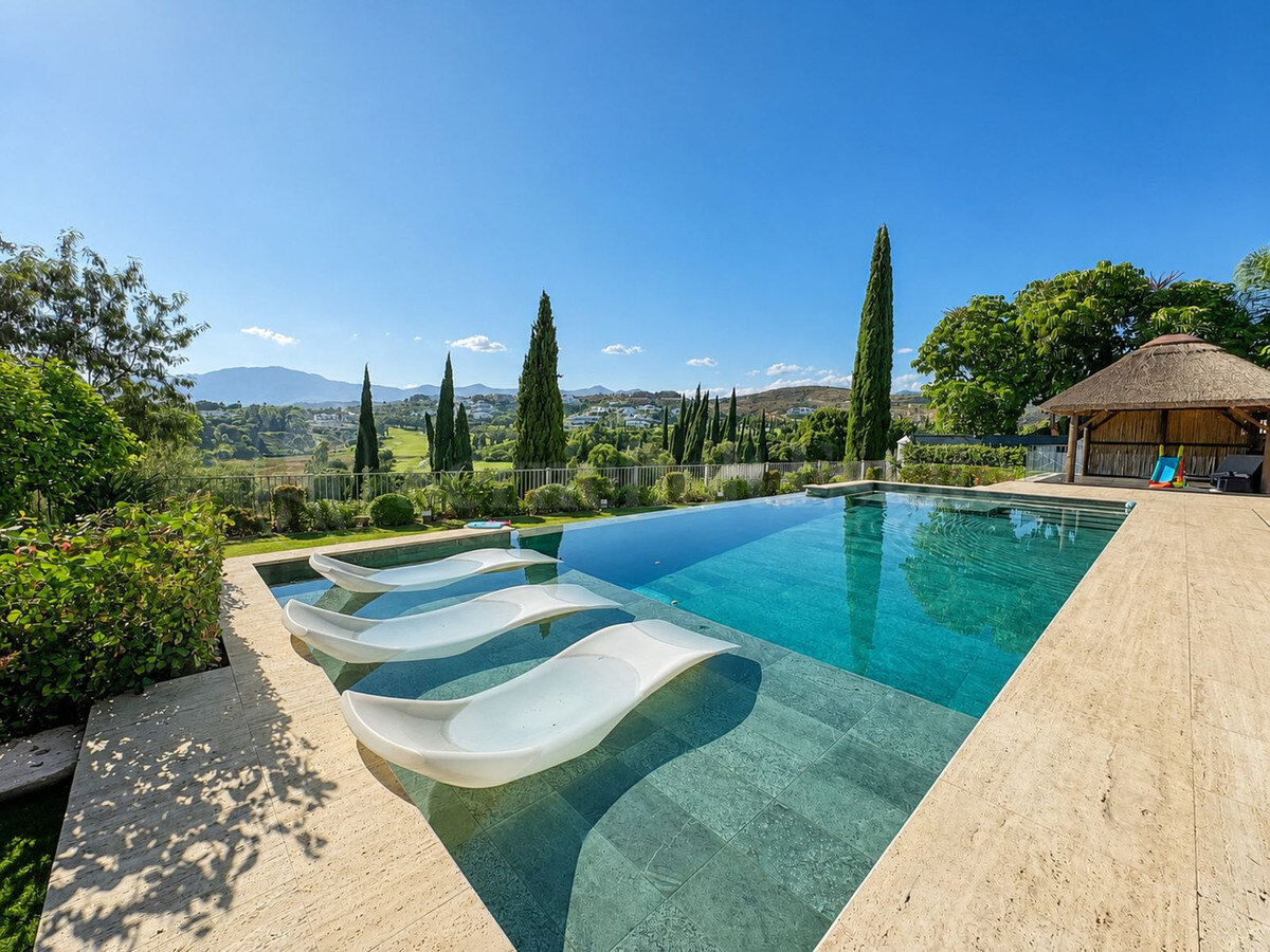 House for sale in Los Flamingos, Benahavís view