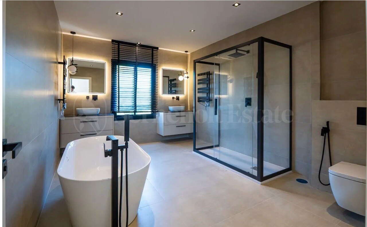 House for sale in Nueva Andalucia, Marbella view