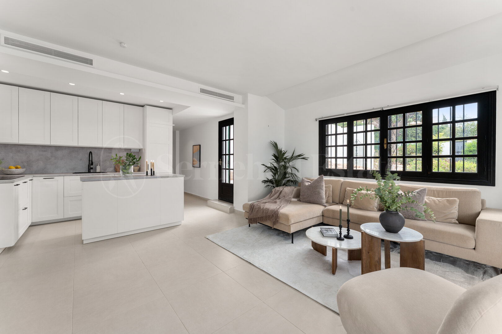 Apartment for sale in Nueva Andalucia, Marbella view