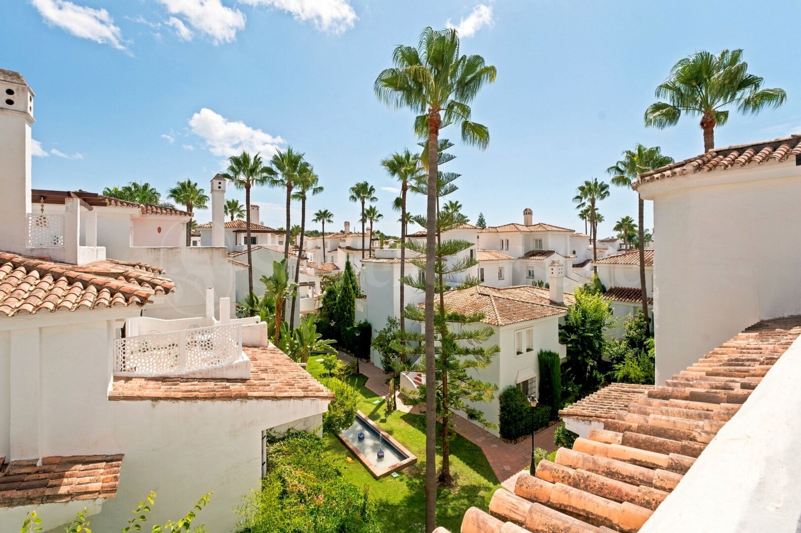 Apartment for sale in Nueva Andalucia, Marbella view