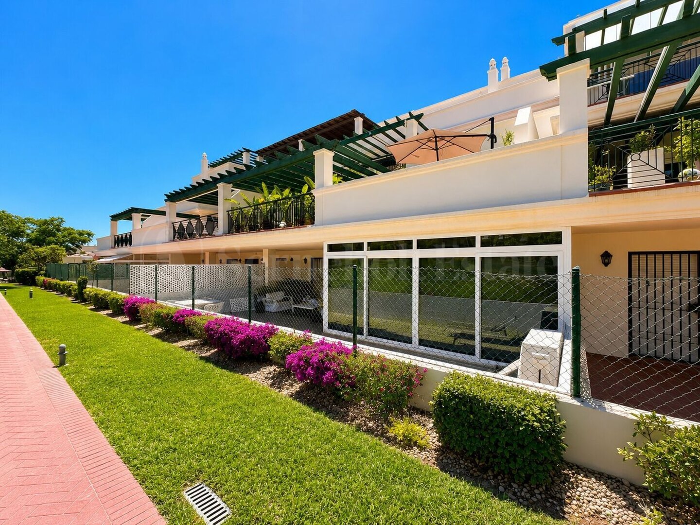 Apartment for sale in Nueva Andalucia, Marbella view