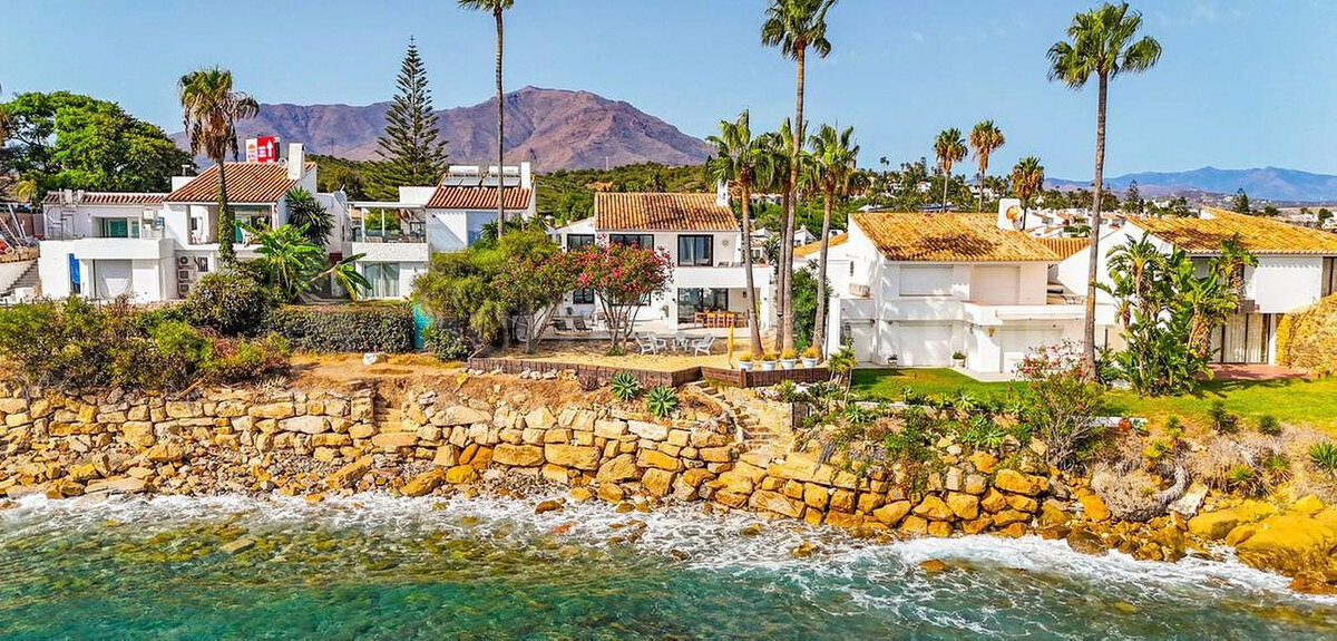 House for sale in Estepona West, Estepona