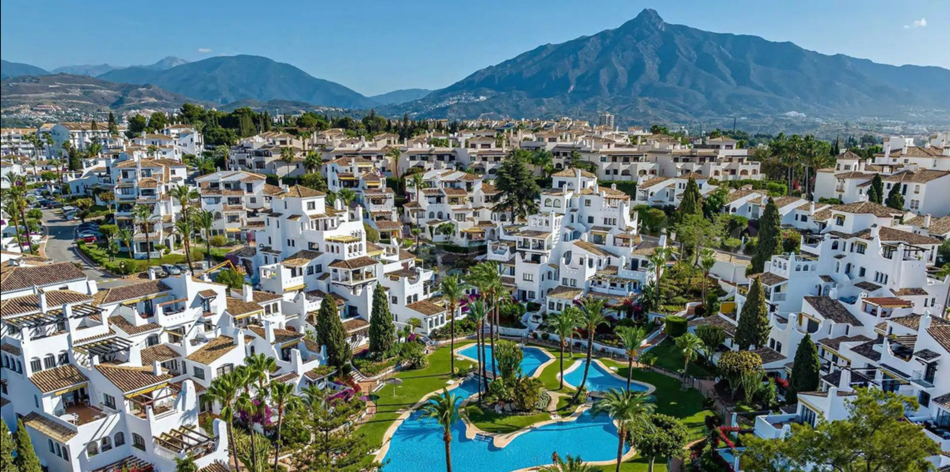 Apartment for sale in Nueva Andalucia, Marbella view