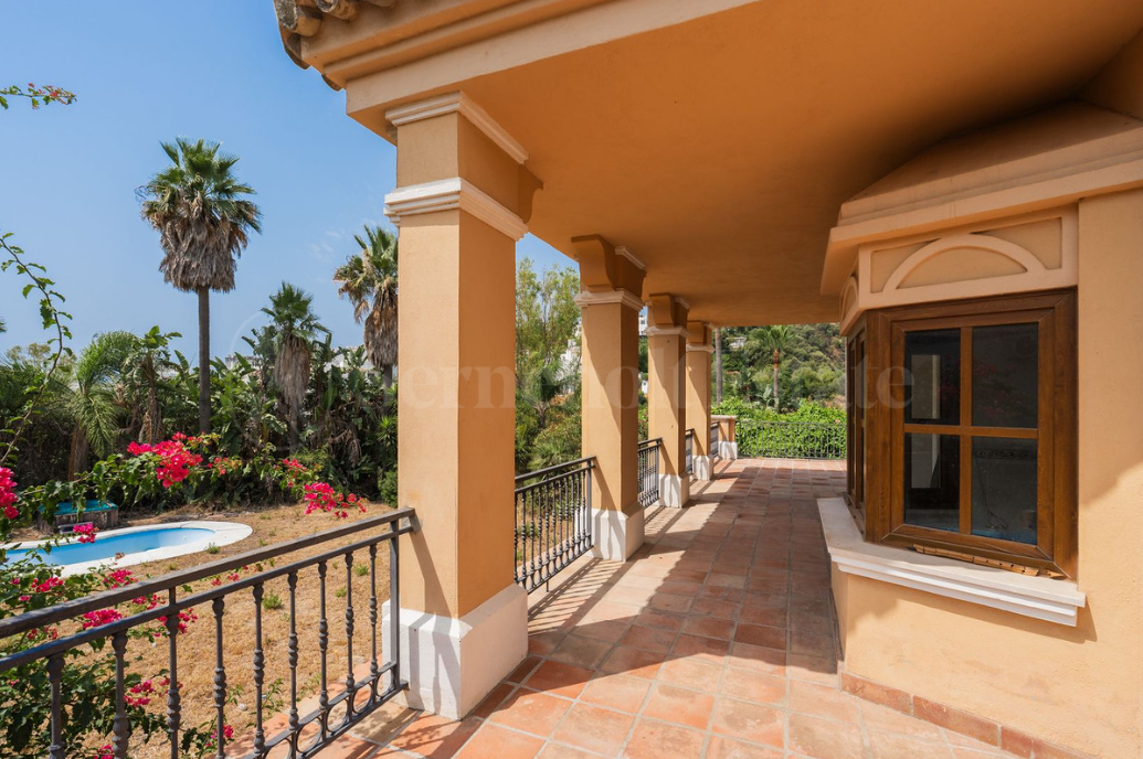 House for sale in Estepona view