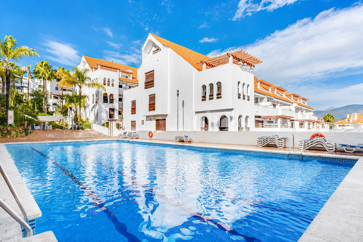 Apartment for sale in Nueva Andalucia, Marbella view