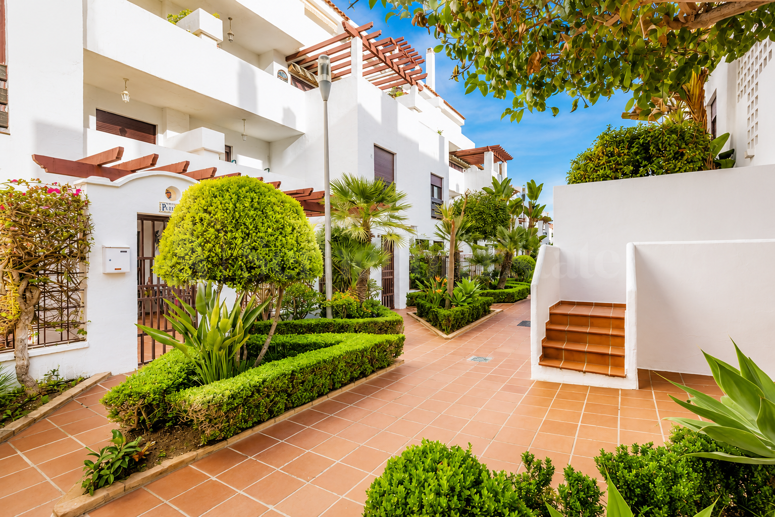Apartment for sale in Nueva Andalucia, Marbella