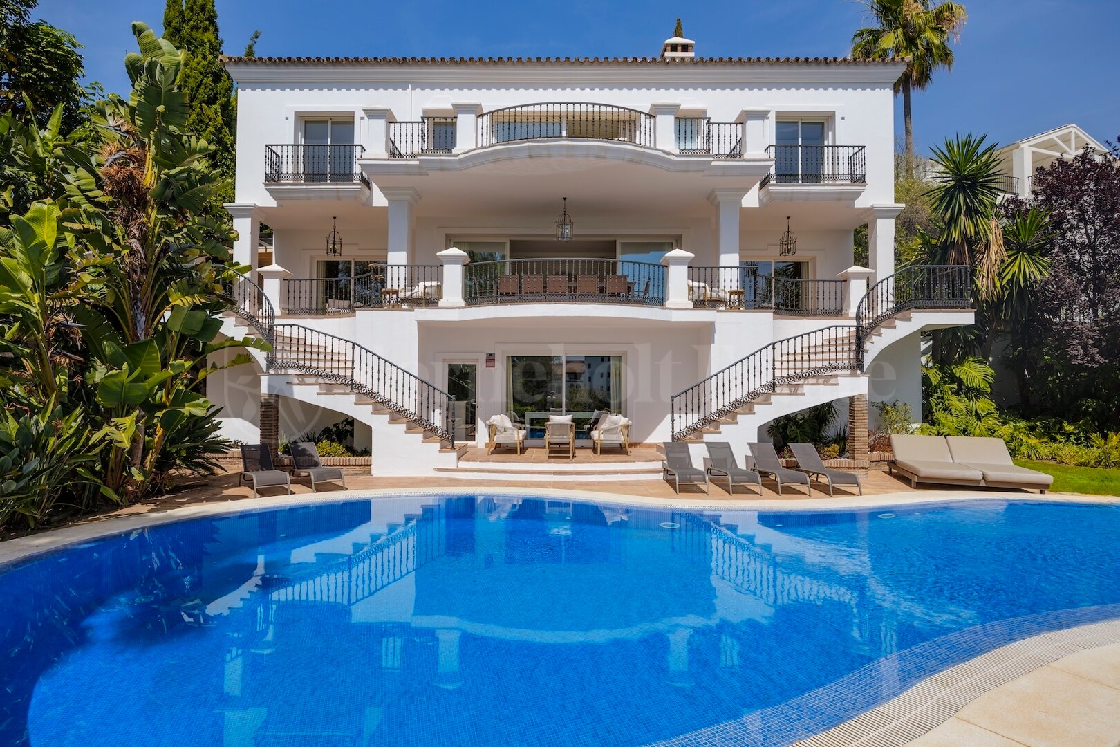 House for sale in El Herrojo, Benahavís