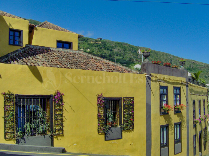 Aparthotel with 7 Apartments and Licenses Included – Historic 230-Year-Old Manor House with Established Tourist Operation