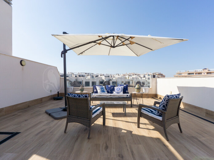 Elegant penthouse med 3 sovrum i Valentino Golf III med privat solarium och havsutsikt