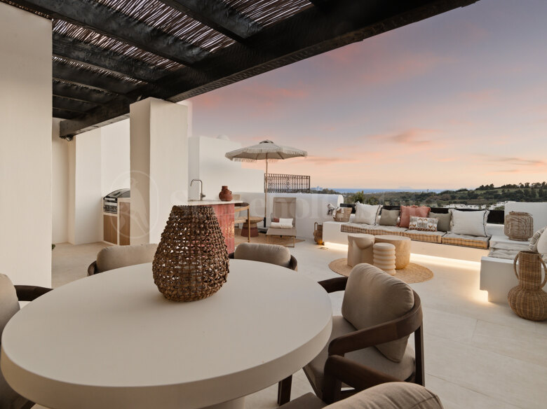 Duplex Penthouse for sale in Lomas del Marques