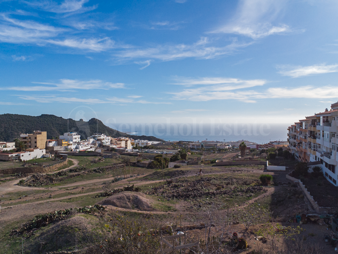 Corner apartment with panoramic seaviews and large terrace
