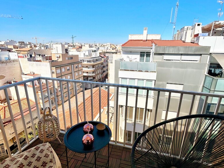 Spacious Balinese-Inspired Apartment in the Heart of Torrevieja