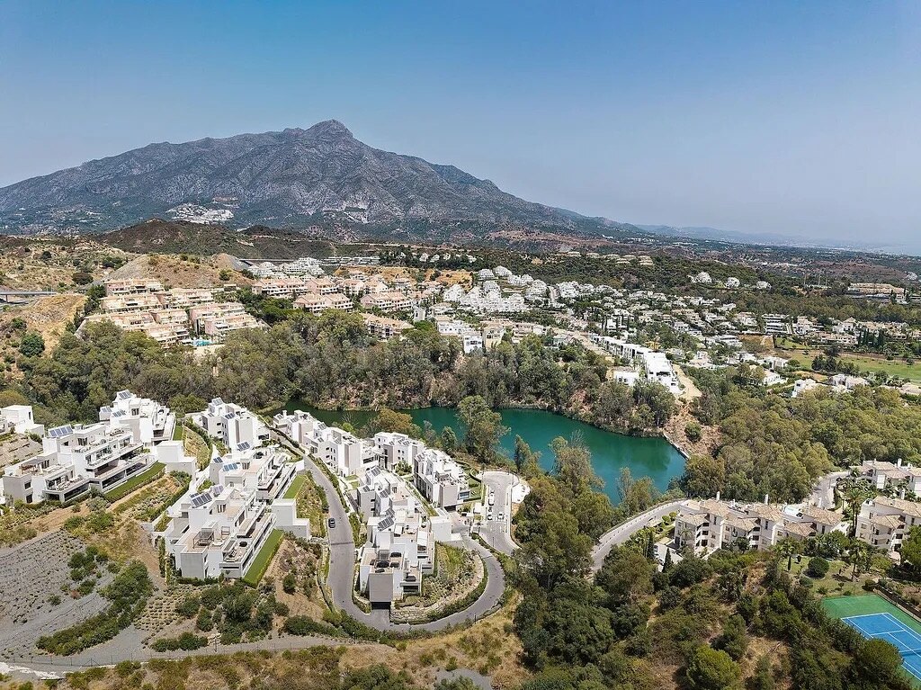Apartment for sale in Nueva Andalucia, Marbella view