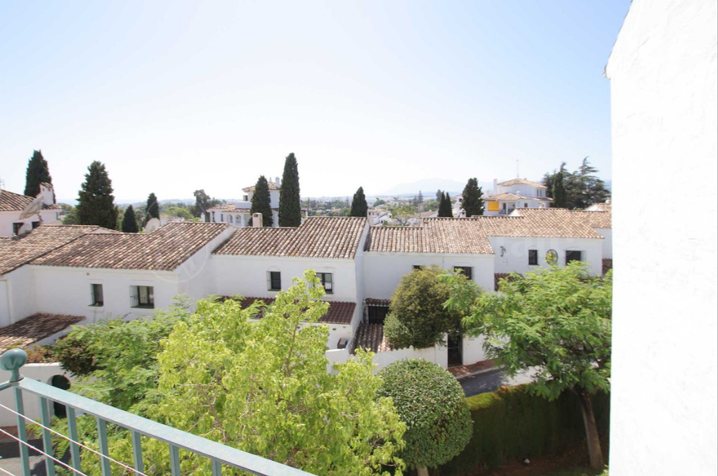 Apartment for sale in Nueva Andalucia, Marbella view
