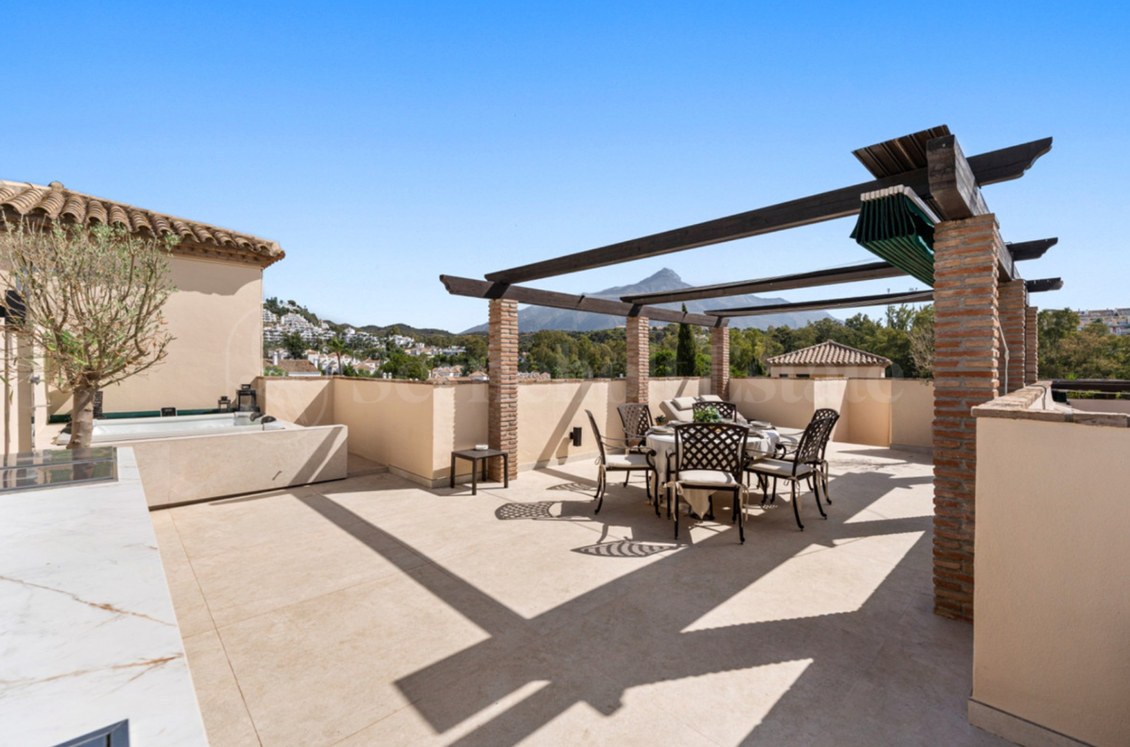 Apartment for sale in Nueva Andalucia, Marbella