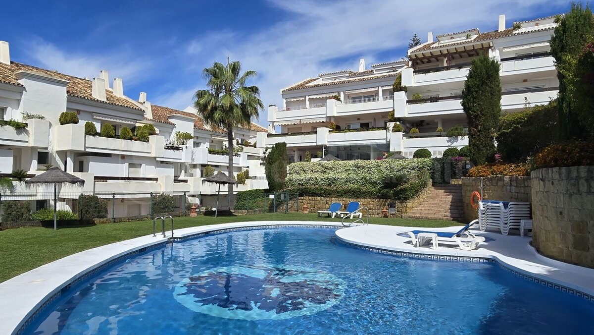 Apartment for sale in Nueva Andalucia, Marbella view