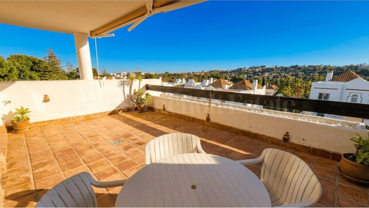 Apartment for sale in Nueva Andalucia, Marbella
