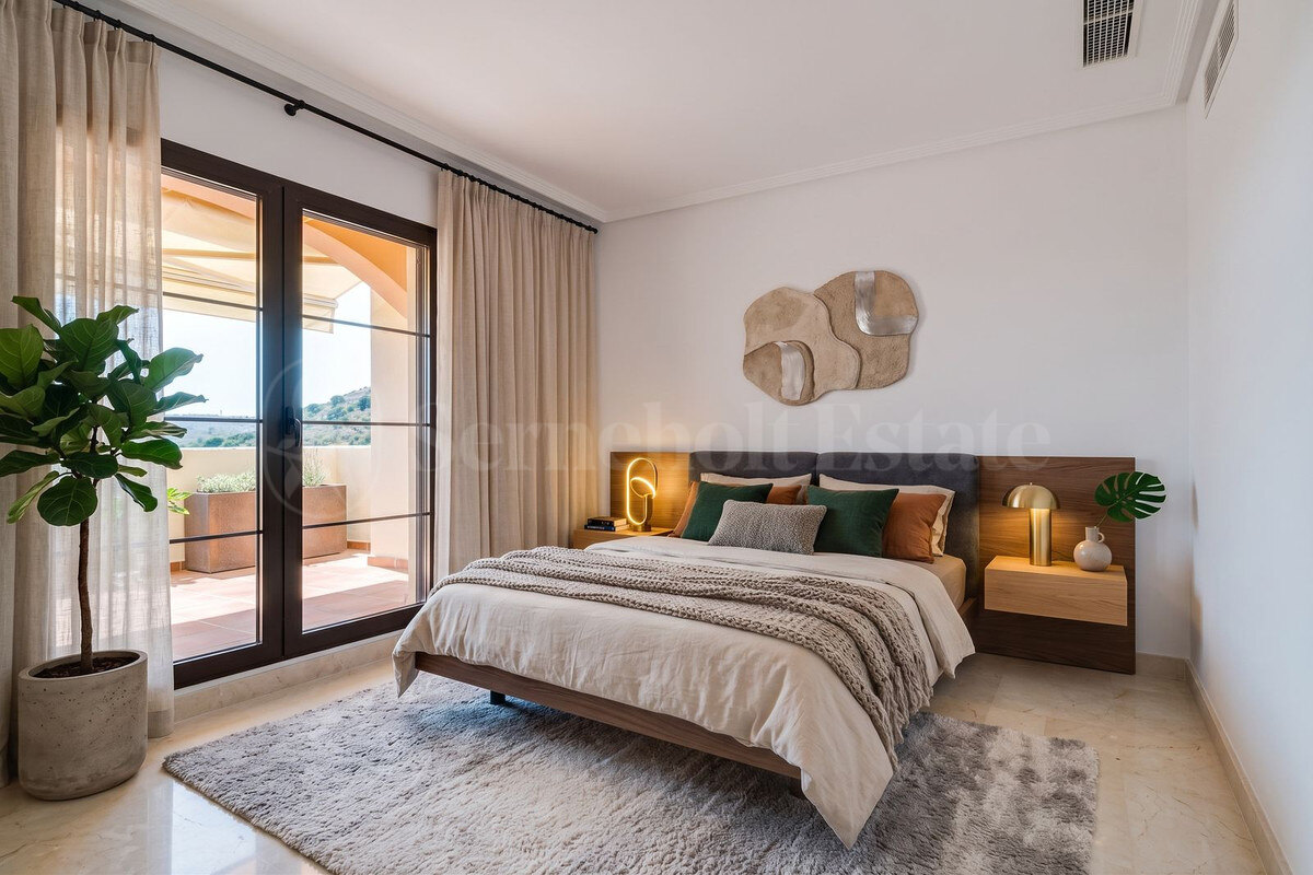 Apartment for sale in Los Arqueros, Benahavís view