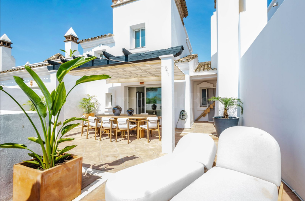 Apartment for sale in Marbella Golden Mile, Marbella view