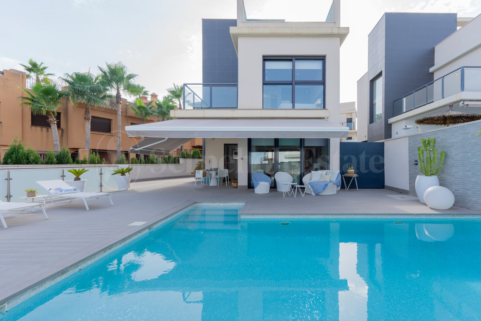 House for sale in San Miguel De Salinas
