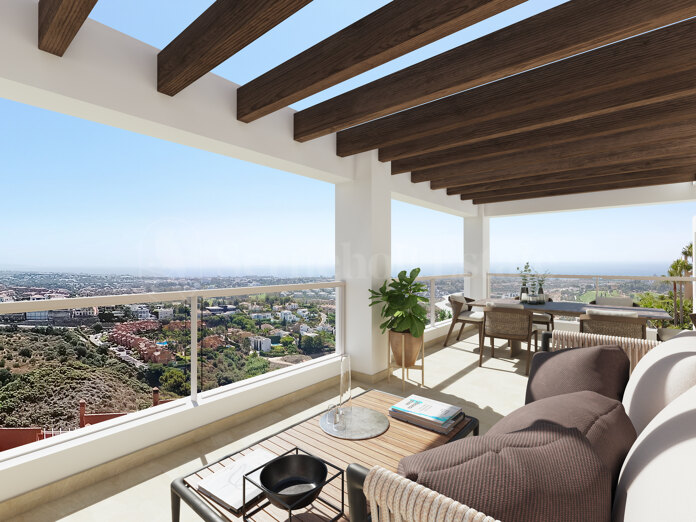 Exclusivo ático reformado con vistas al mar en la prestigiosa urbanización Los Monteros, Marbella
