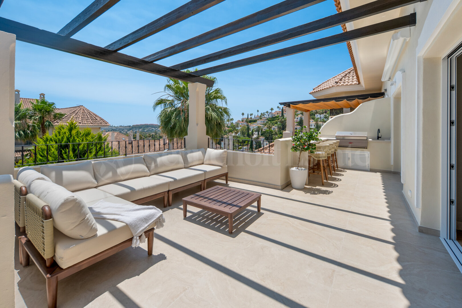 Apartment for sale in Nueva Andalucia, Marbella