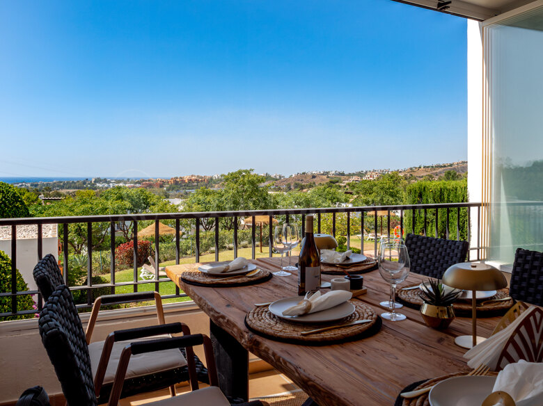 Sea Views | 2 Bedrooms | 2 Bathrooms | Secure Gated Community in Benahavís
