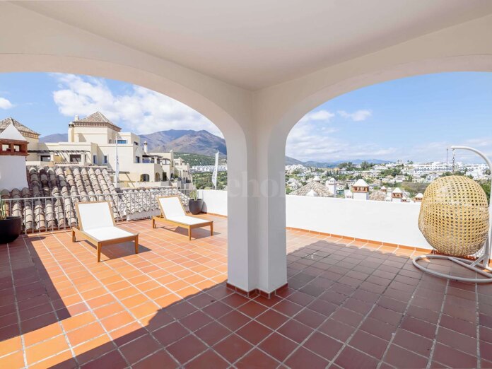 3 Bedroom Townhouse with Private Solarium Ready to Move Into in Altoasis Residences