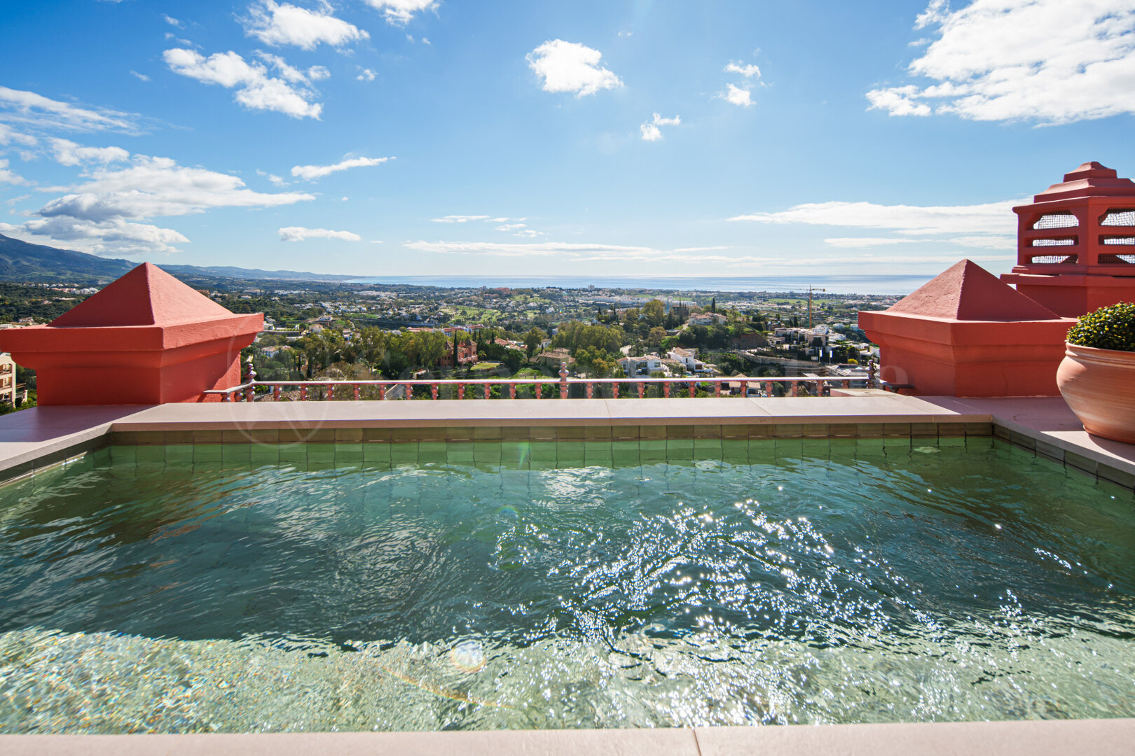 Apartment for sale in Monte Halcones, Benahavís