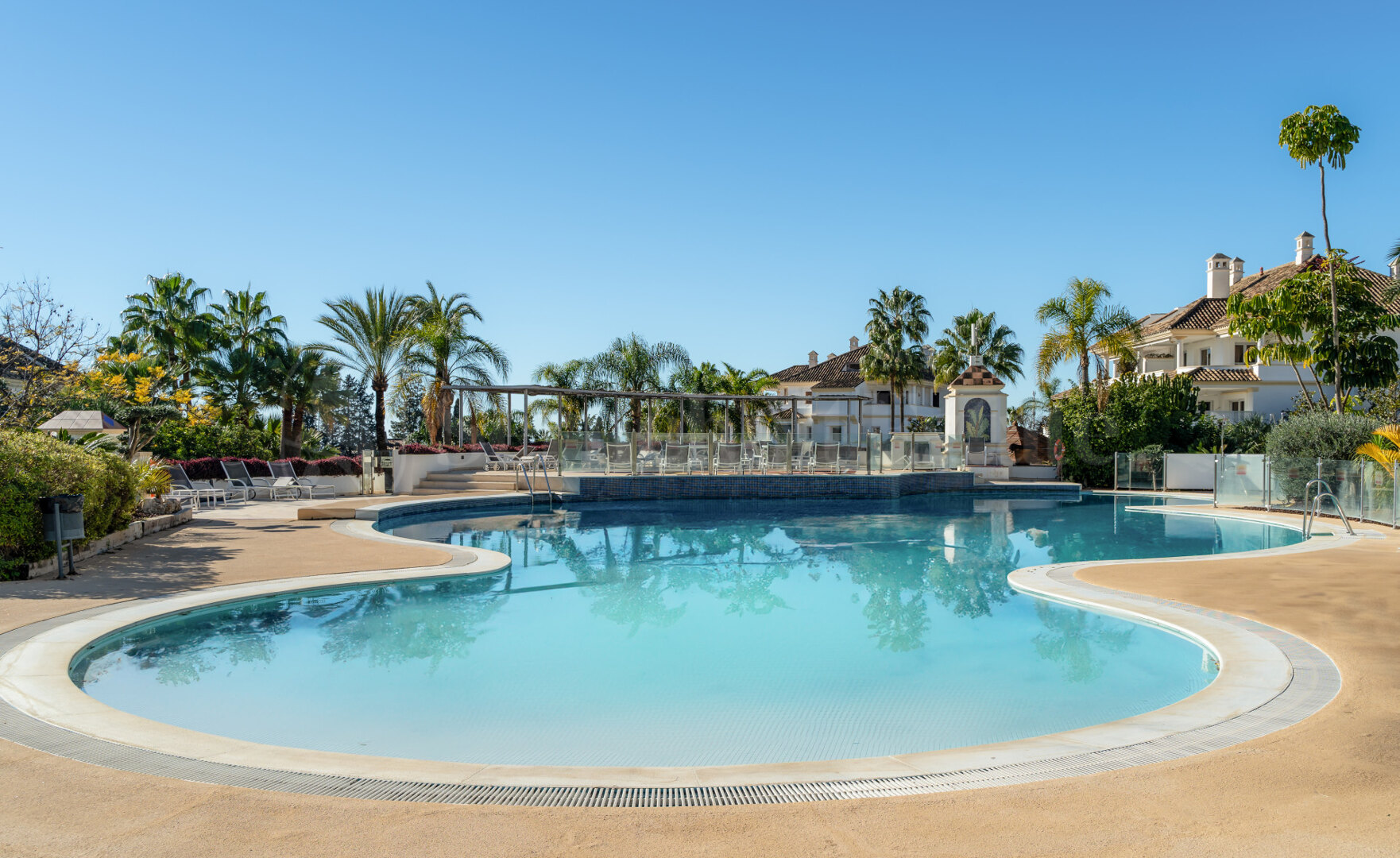 Apartment for sale in Marbella Golden Mile, Marbella view