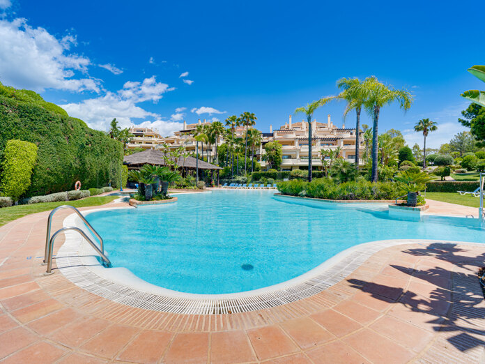 Beautifully Renovated Ground Floor Apartment in Exclusive Capanes del Golf