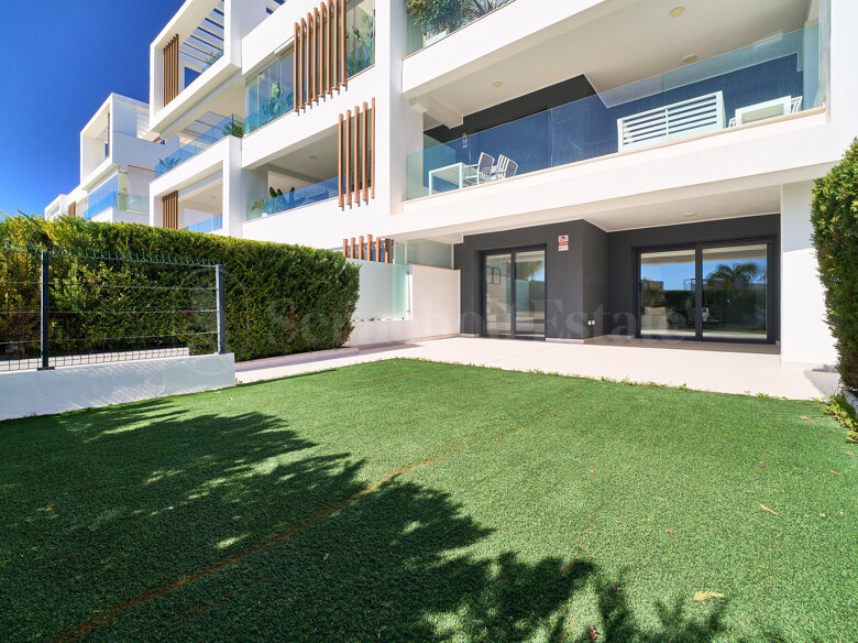 Last South Facing Ground Floor Apartment with Private Garden in Los Miradores del Sol
