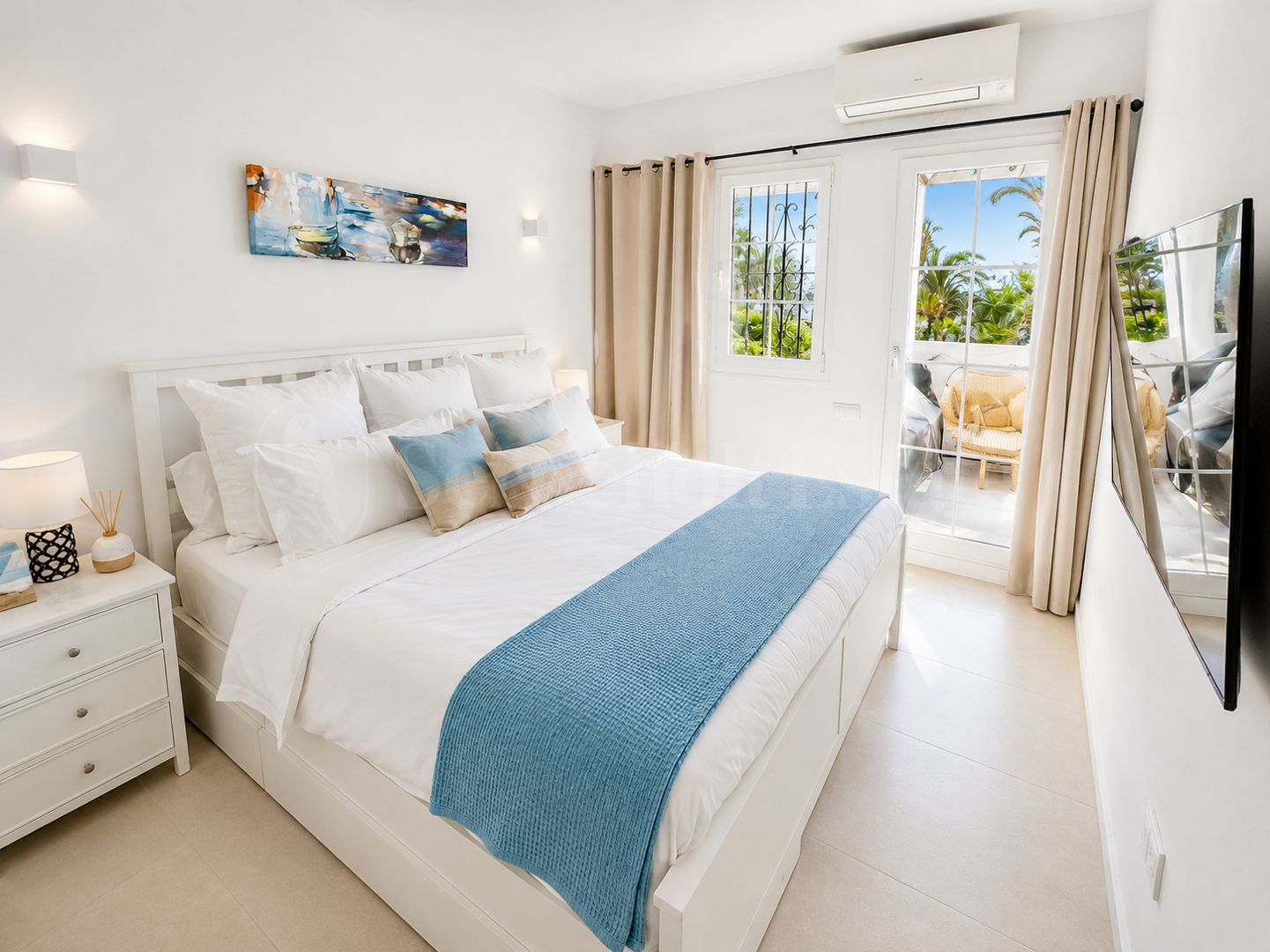 Apartment for sale in Nueva Andalucia, Marbella view