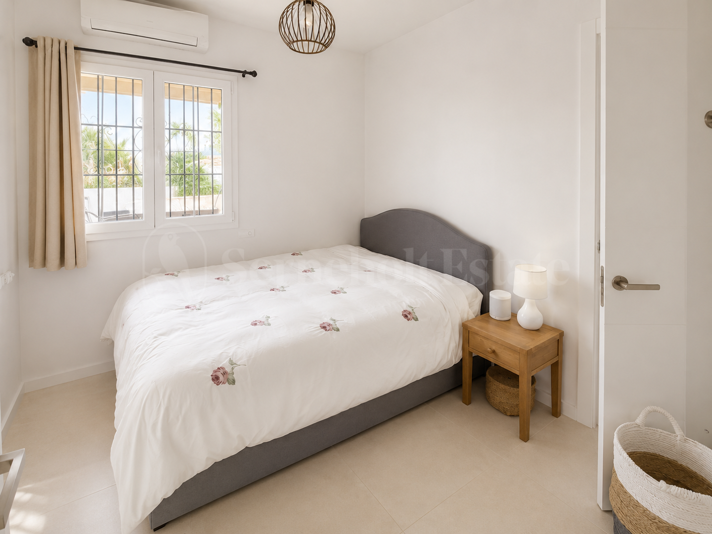 Apartment for sale in Nueva Andalucia, Marbella view