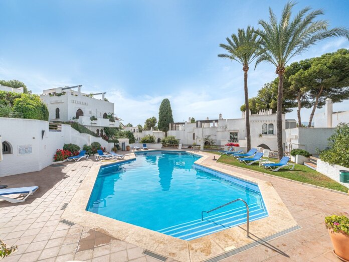 Exceptional Townhouse with Flexible Living Near Puerto Banús