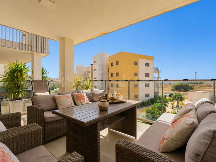Modern tvårumslägenhet med havsutsikt i det eftertraktade Villamartin Garden II
