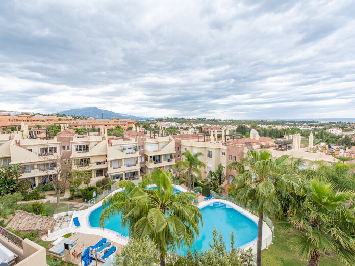 Penthouse with Spectacular Rooftop Terrace and Panoramic Views
