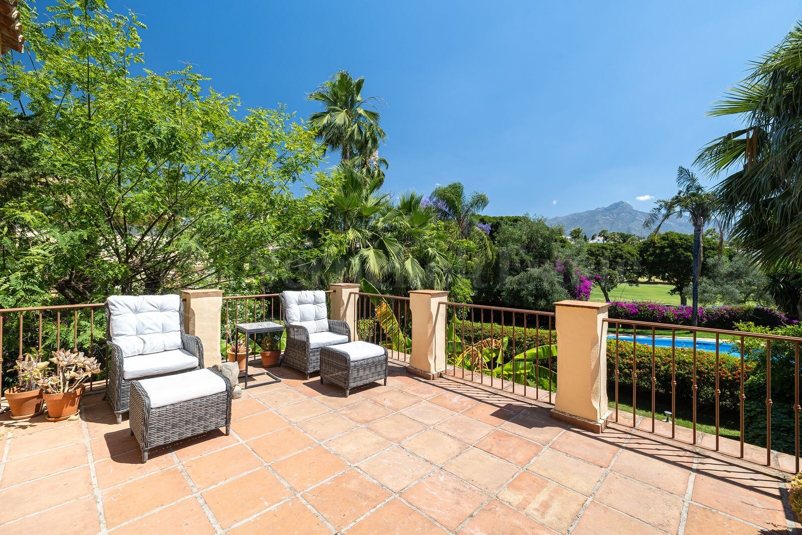 House for sale in Nueva Andalucia, Marbella view