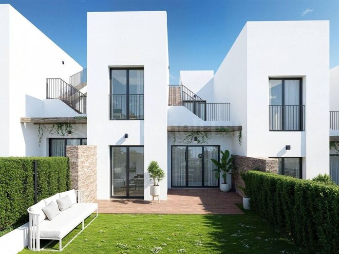 Modern Duplex with Rooftop Solarium in a Private Residential Community
