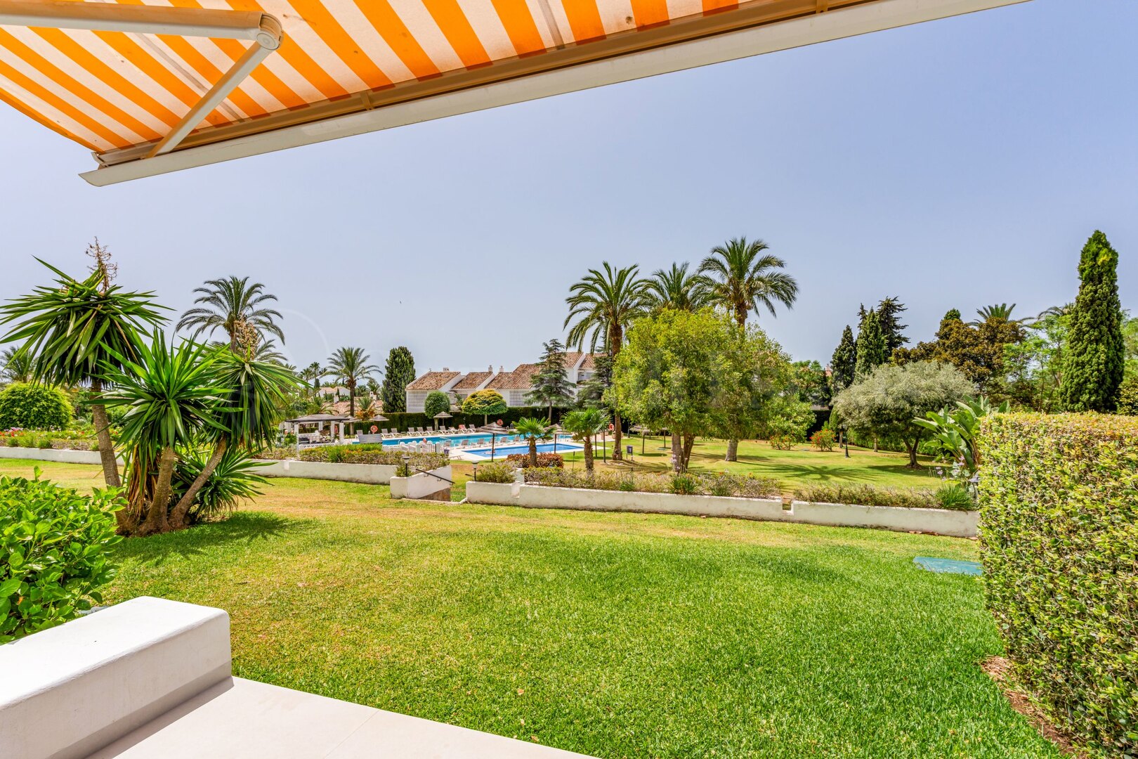 Apartment for sale in Nueva Andalucia, Marbella view