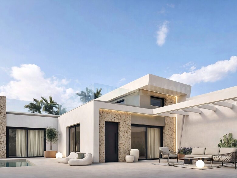 Luxury First-Line Golf Villa with Sea Views in Los Alcázares