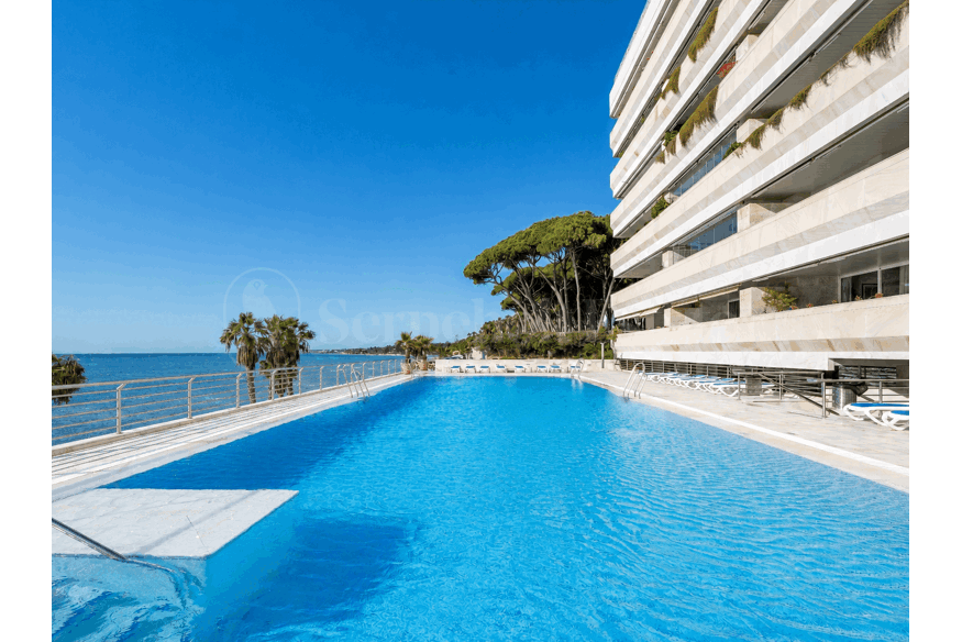 Elegant Beachfront Apartment in Marina Mariola on Marbella’s Golden Mile