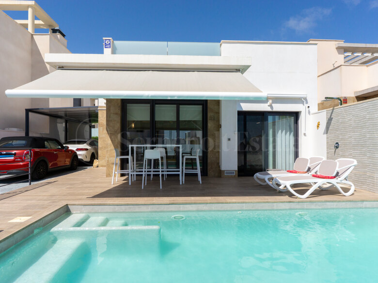 Moderne Luxusvilla mit privatem beheiztem Pool und spektakulärem Ausblick in San Miguel de Salinas