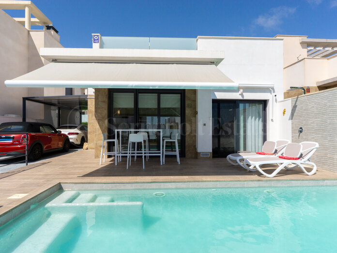 Moderne Luxusvilla mit privatem beheiztem Pool und spektakulärem Ausblick in San Miguel de Salinas