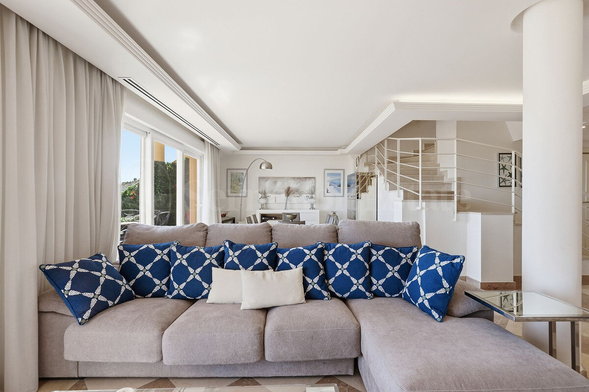 Apartment for sale in Nueva Andalucia, Marbella view