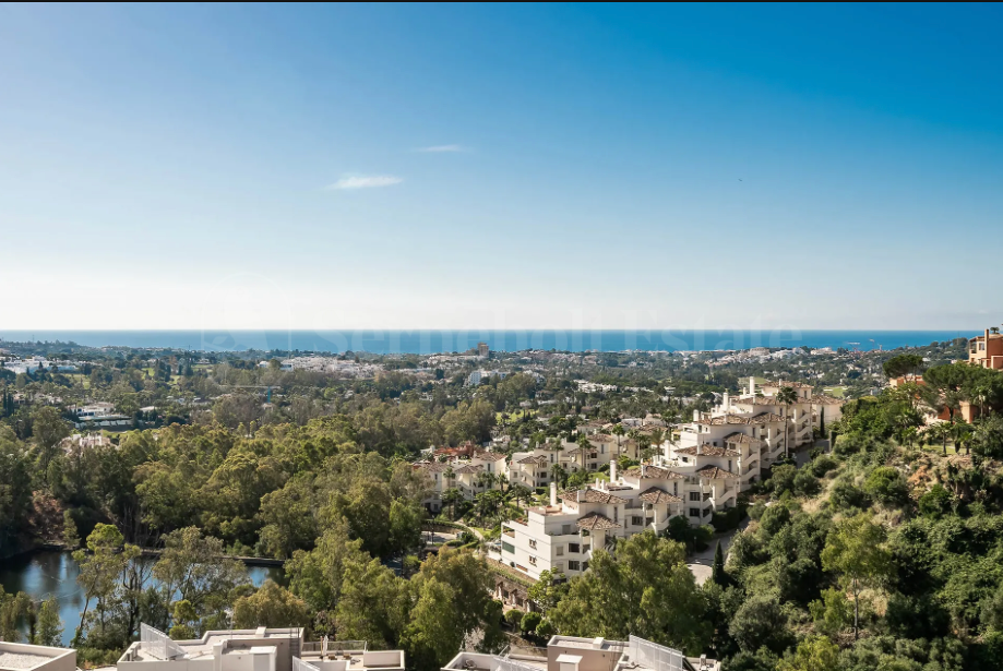 Apartment for sale in Nueva Andalucia, Marbella view